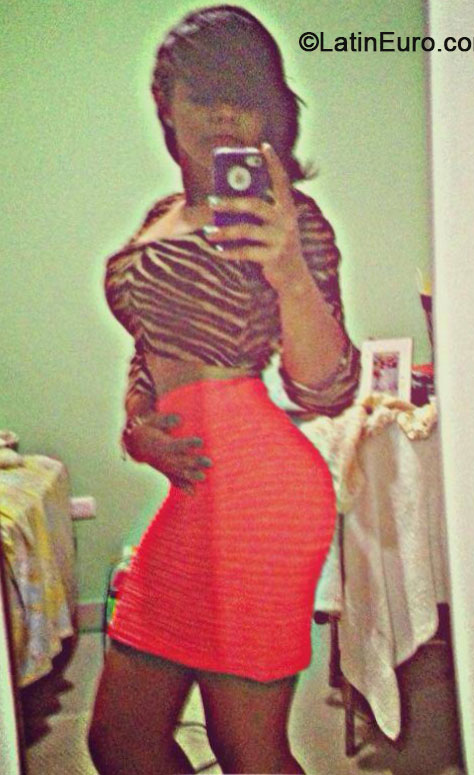 Date this georgeous Dominican Republic girl Maria from Santo Domingo DO18577