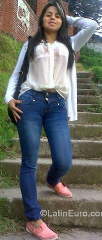 Date this exotic Colombia girl Nata from Bogota CO14969