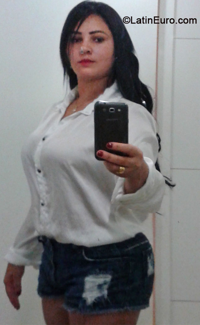 Date this fun Brazil girl Lidiane from Rio De Janeiro BR8694
