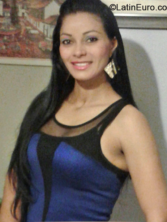 Date this funny Dominican Republic girl Elisabeth from Santo Domingo DO18593