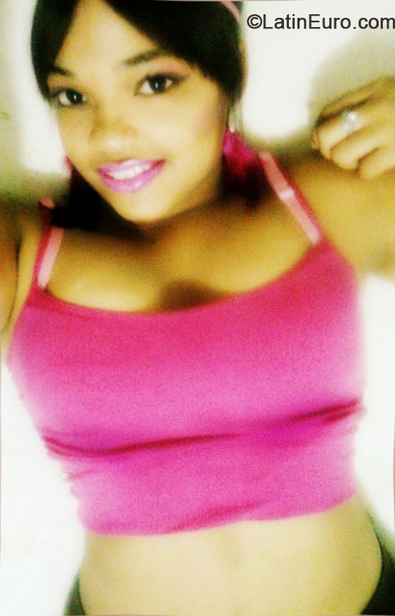 Date this funny Dominican Republic girl Melina from Santiago DO18605