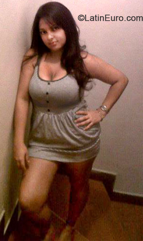 Date this lovely Colombia girl Yulieth from Cali CO14973