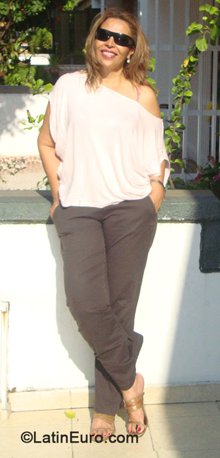 Date this funny Colombia girl Victoria from Cali CO15027