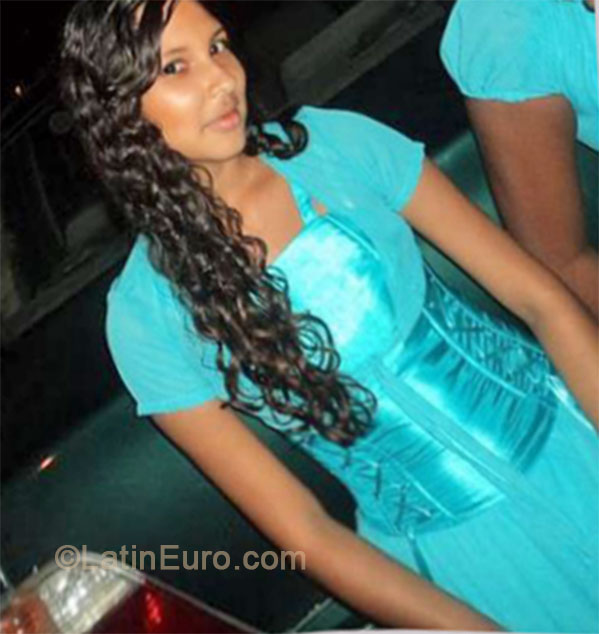 Date this gorgeous Colombia girl Geraldine from Cali CO15063