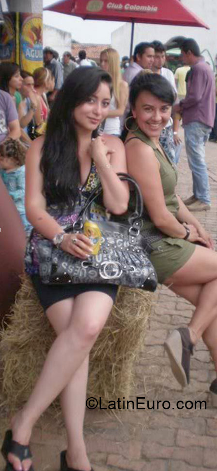 Date this sensual Colombia girl Luisa from Bogota CO15076