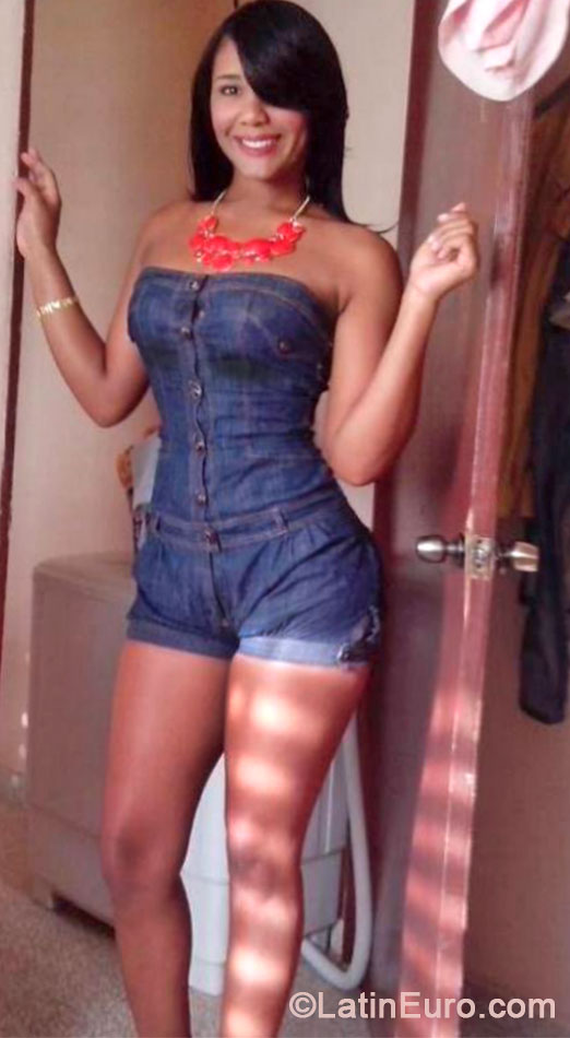 Date this hard body Dominican Republic girl Bella010 from Santo Domingo DO18842