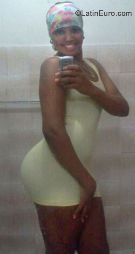 Date this sultry Dominican Republic girl Karen from Santo Domingo DO18850