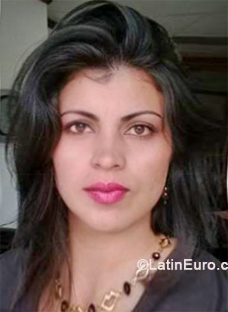 Date this voluptuous Colombia girl Aura from Medellin CO15134