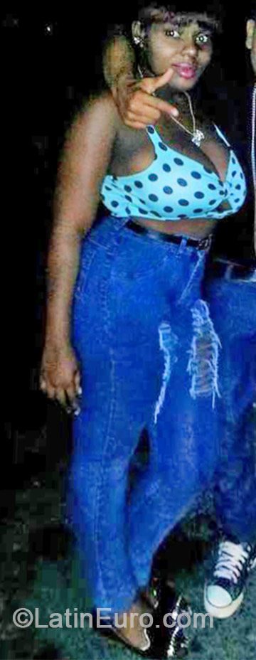 Date this fun Dominican Republic girl Yulissa from Santo Domingo DO19049