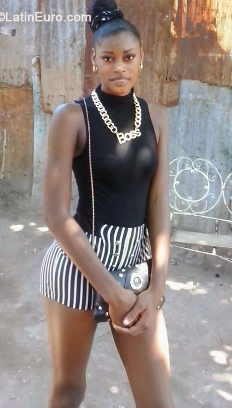 Date this funny Jamaica girl Tanece from Kingston JM1681