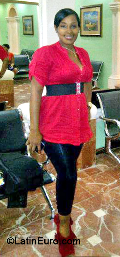 Date this funny Dominican Republic girl Yulia from San Pedro De Macoris DO19081