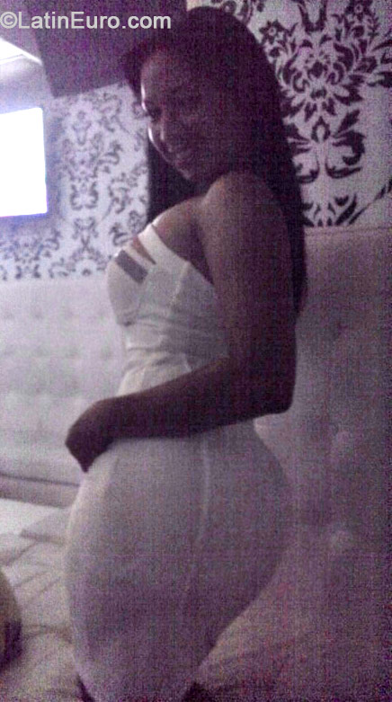 Date this funny Dominican Republic girl Perla from Bonao DO19120