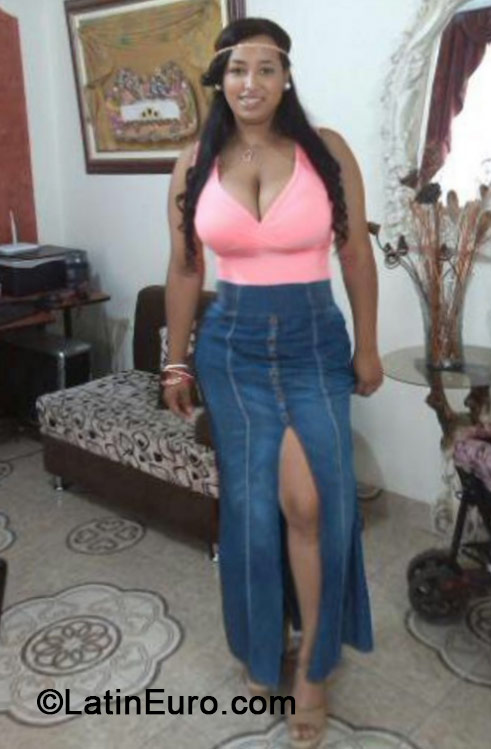 Date this exotic Colombia girl Leidy from Cali CO15276