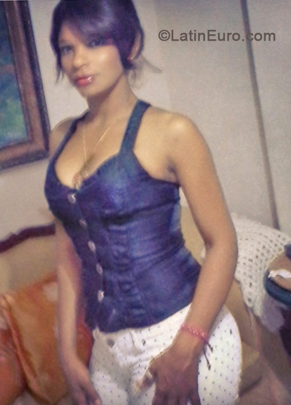 Date this sensual Dominican Republic girl Miranda from Santiago DO19129