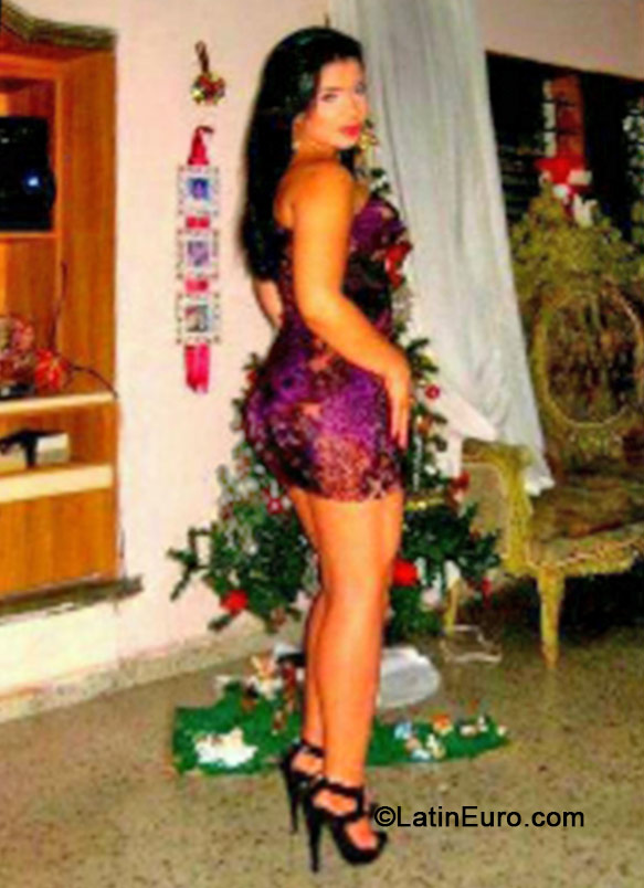 Date this tall Colombia girl Alexandra from Barranquilla CO15282