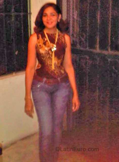 Date this lovely Dominican Republic girl Ivelisse from Santo Domingo DO19199