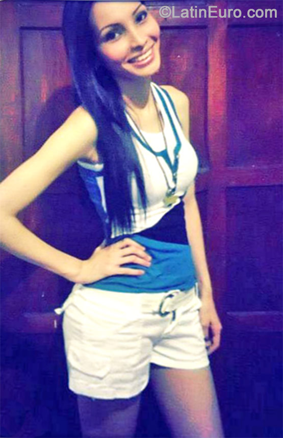 Date this lovely Venezuela girl Xaira from Caracas VE247