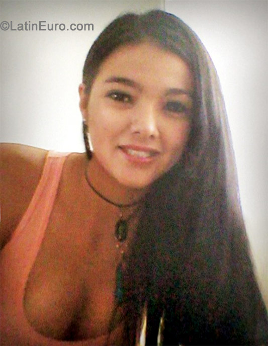 Date this passionate Colombia girl Carolina from Cali CO15323