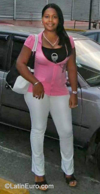 Date this stunning Dominican Republic girl Tania from Santo Domingo DO19213