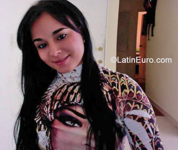 Date this passionate Colombia girl Shirli from Tulua CO15389