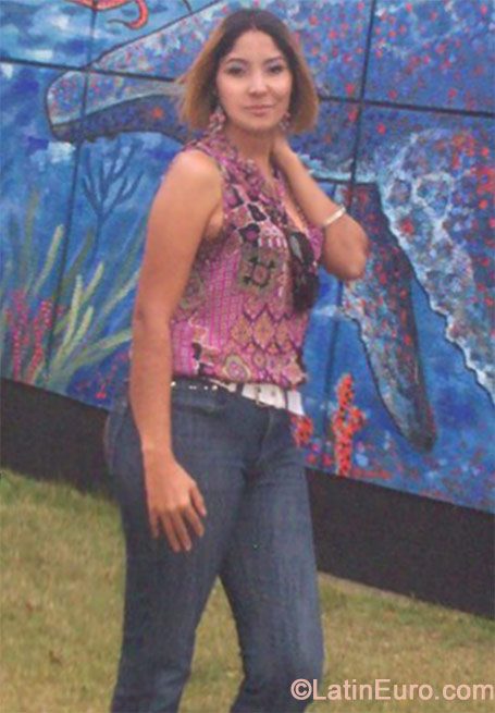 Date this passionate Dominican Republic girl Kimayra from Santo Domingo DO19363