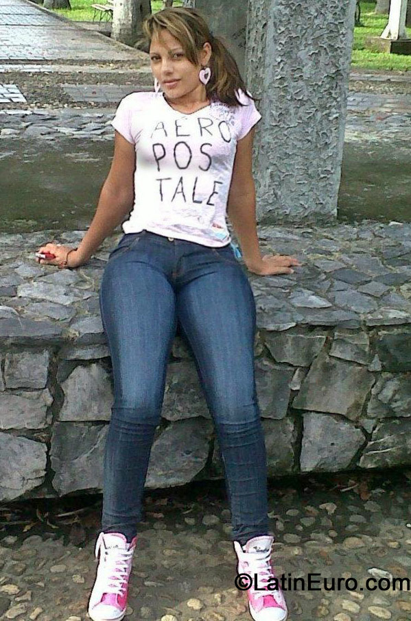 Date this pretty Colombia girl Maria from Cucuta CO15467