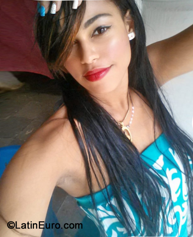 Date this cute Dominican Republic girl Alfa from Santo Domingo DO19462