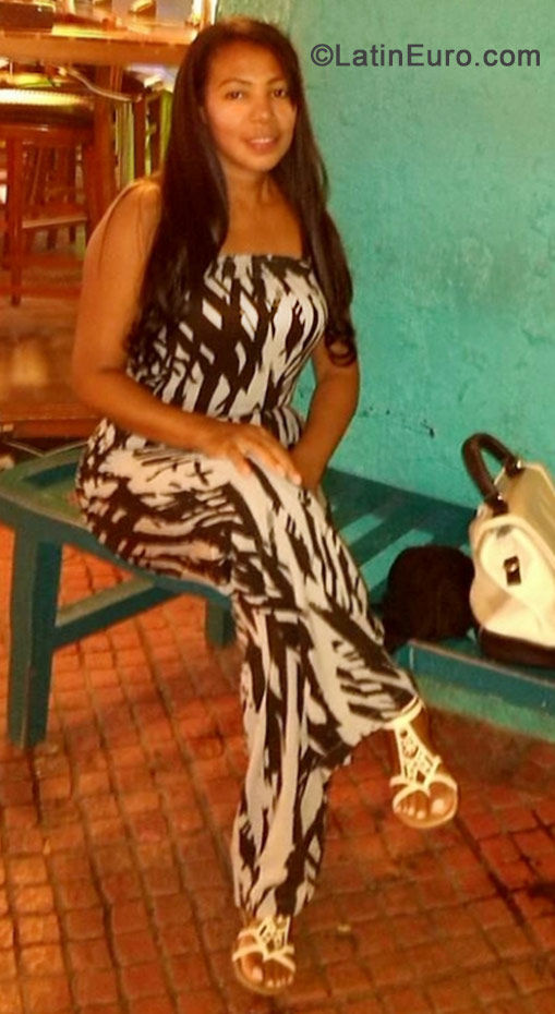 Date this voluptuous Dominican Republic girl Ylma from Santo Domingo DO19478