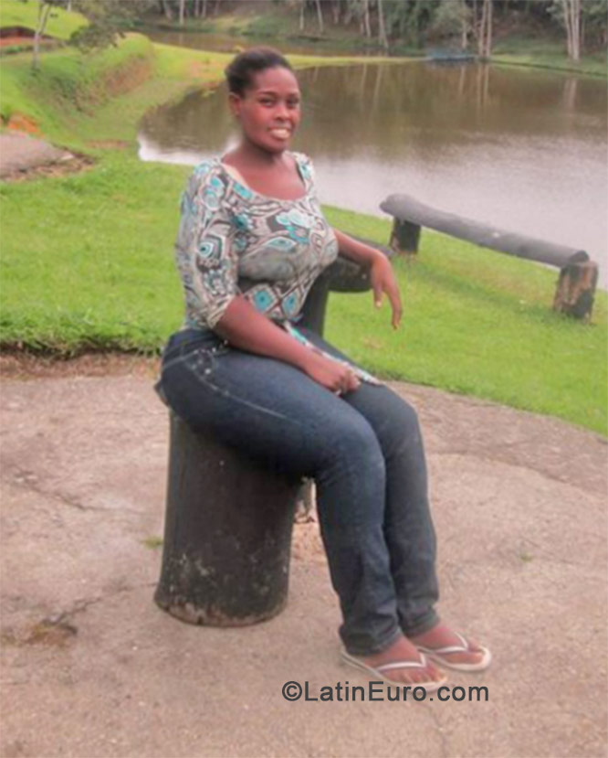 Date this happy Colombia girl Lissete from Cali CO15523