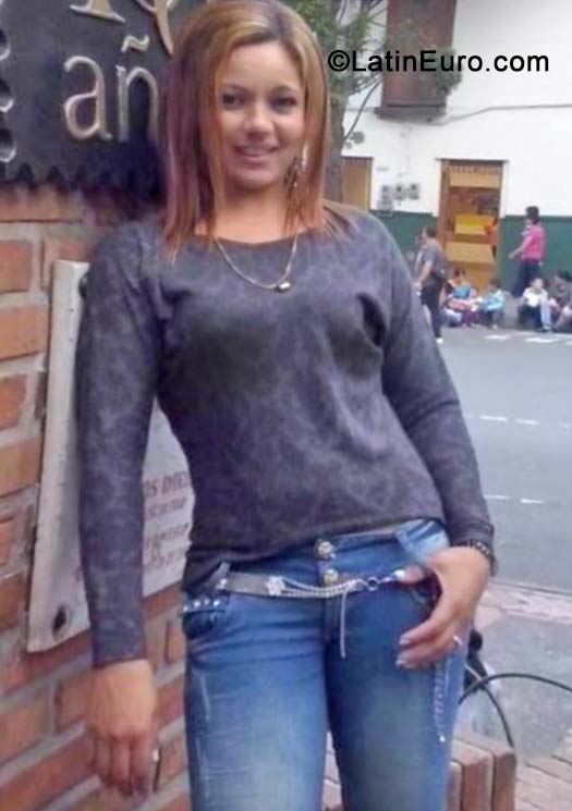 Date this gorgeous Colombia girl Viviana from Medellin CO15552