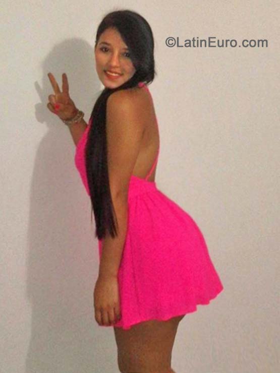 Date this georgeous Colombia girl Dary030721 from Bogota CO15573