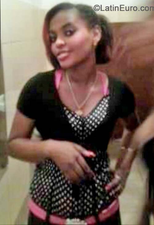 Date this sultry Dominican Republic girl Rayis from San Cristobal DO19543