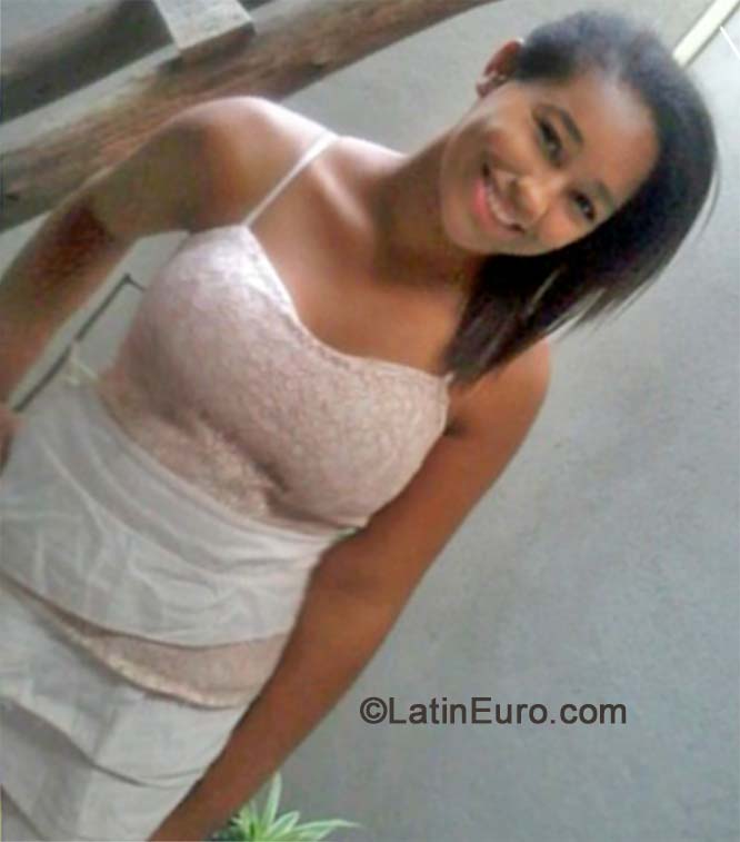 Date this gorgeous Brazil girl Laiza from linhares BR8912
