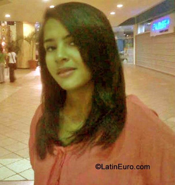 Date this fun Dominican Republic girl Rosio from Santo Domingo DO19623