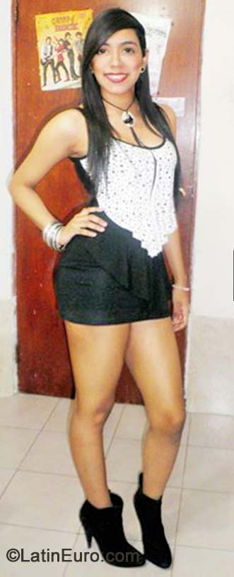 Date this sultry Colombia girl Karoline from Barranquilla CO15673