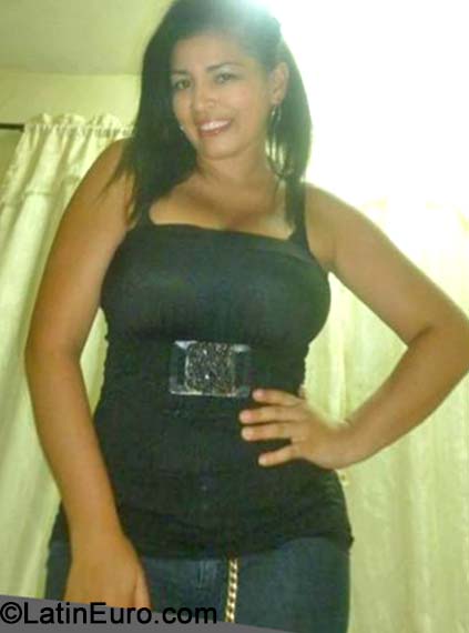 Date this attractive Colombia girl Patricia from Cali CO15682