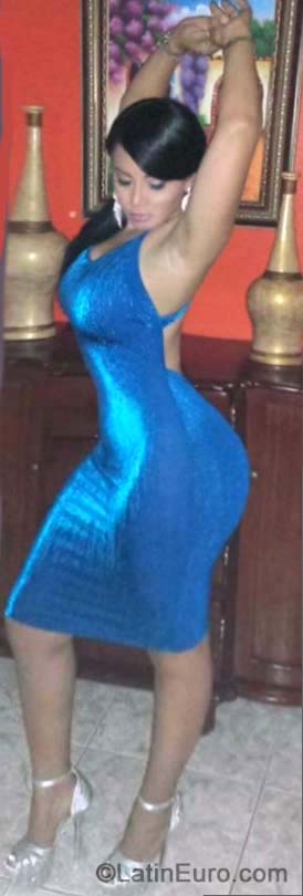 Date this good-looking Dominican Republic girl Arlenis from Santo Domingo DO19689