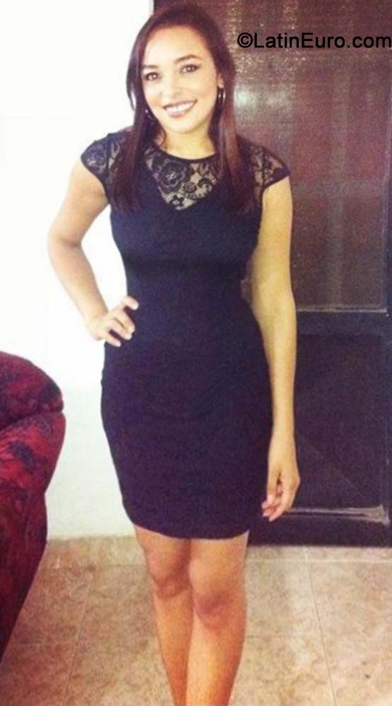 Date this pretty Colombia girl Viviana from Yopal CO16491