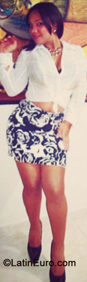 Date this beautiful Dominican Republic girl Johanny from Santiago DO19825
