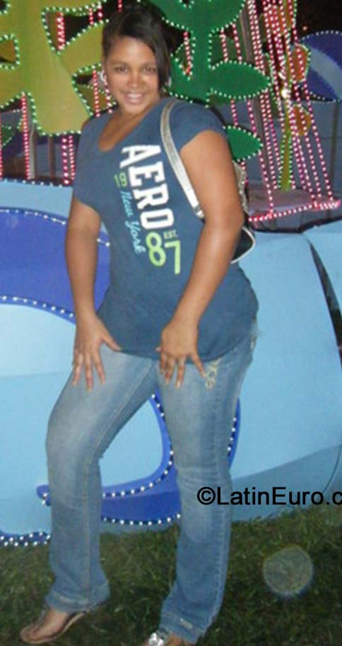Date this beautiful Colombia girl Anyela from Cali CO15855