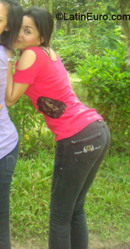 Date this passionate Philippines girl Kaycie from Manila PH674