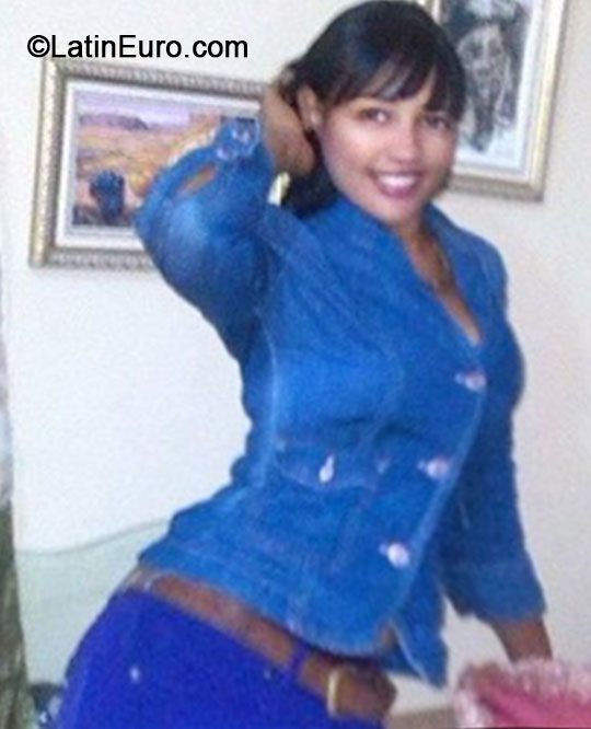 Date this gorgeous Dominican Republic girl Laura tineo from Santo Domingo DO19860