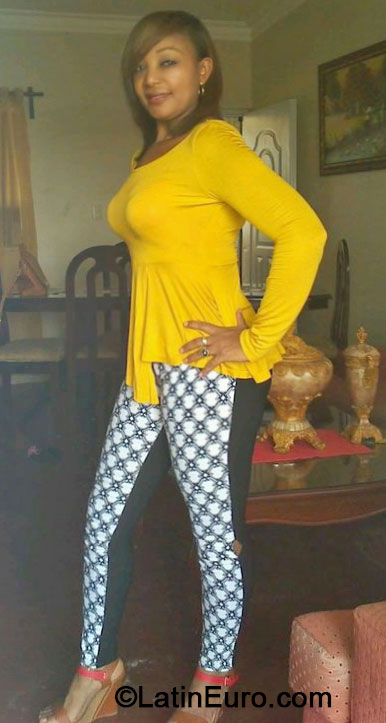 Date this sensual Dominican Republic girl Justina from Puerto Plata DO19864