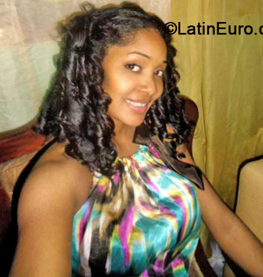 Date this georgeous Dominican Republic girl Lucy from Santo Domingo DO19878