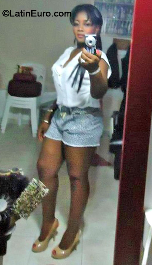 Date this fun Colombia girl Yesenia from Barranquilla CO15938