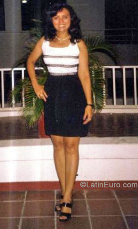 Date this lovely Colombia girl Gladys from Cartagena CO15986