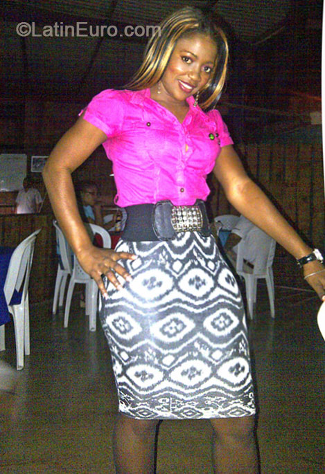Date this voluptuous Jamaica girl Nichola from Kingston JM1815