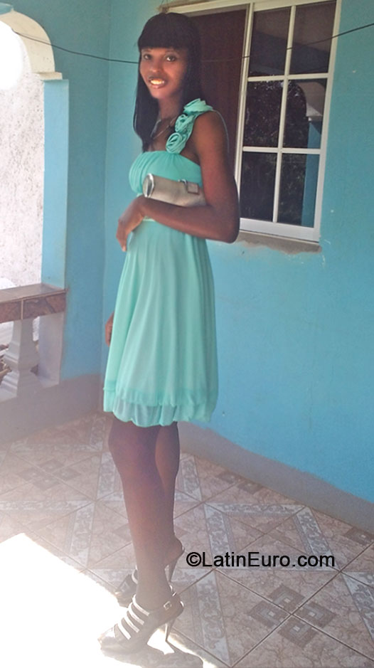 Date this voluptuous Jamaica girl Kay from St. Ann JM1816