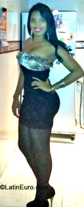 Date this hot Colombia girl Sofia from Cali CO16003