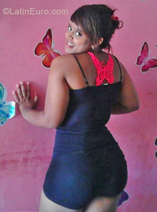 Date this sensual Colombia girl Maria from Guajira CO16021